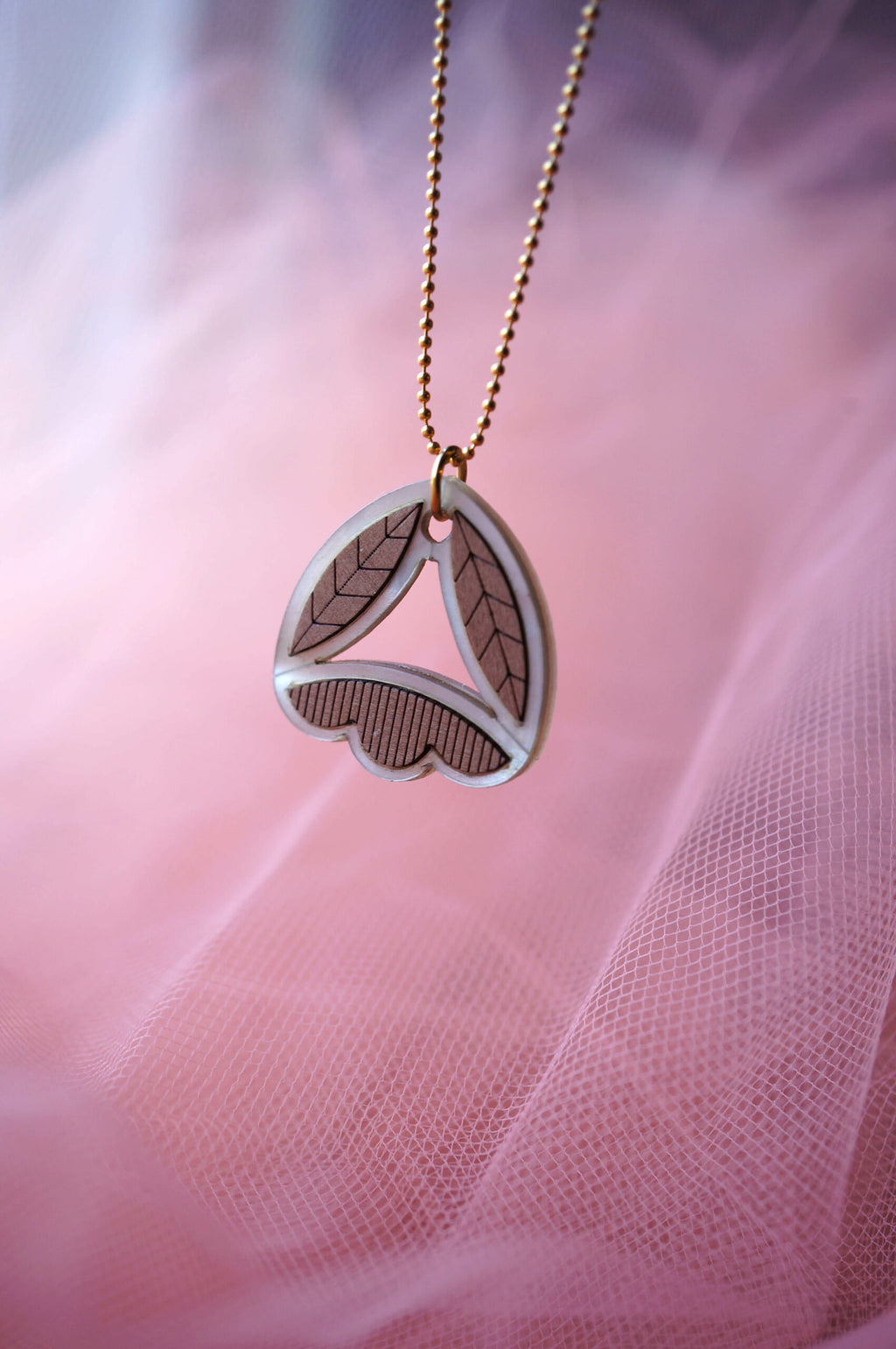 Collier fleur en plexiglas - Sarü - nacré