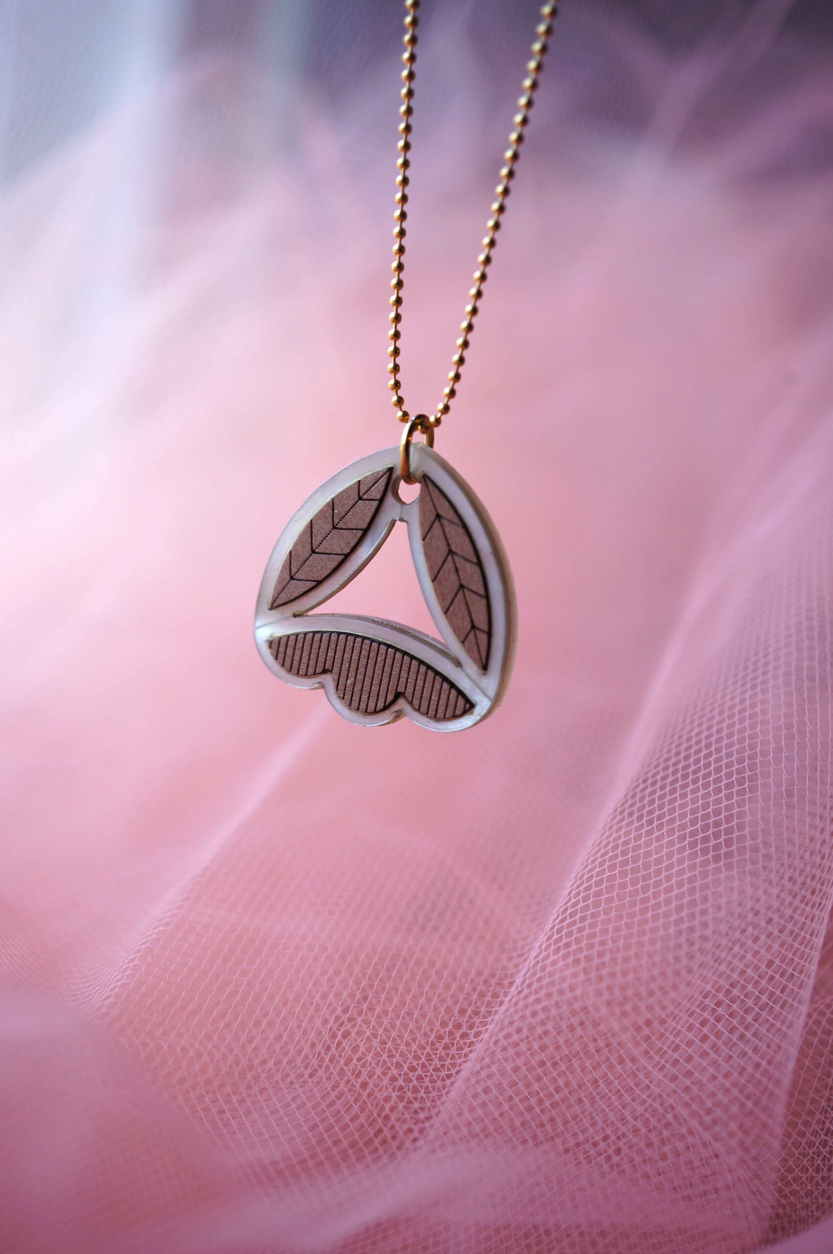 Collier fleur en plexiglas - Sarü - nacré