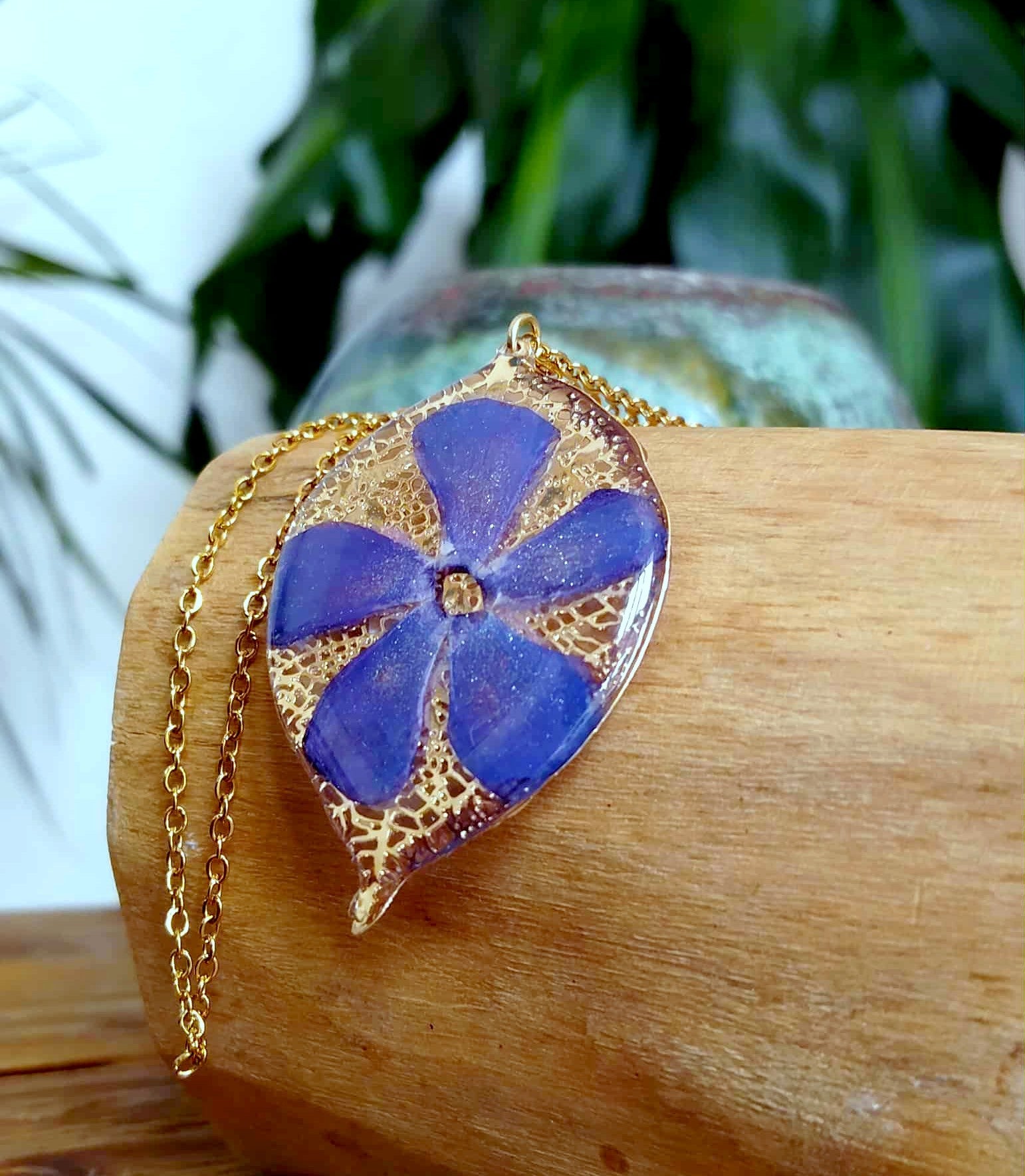 Collier, Pervenche