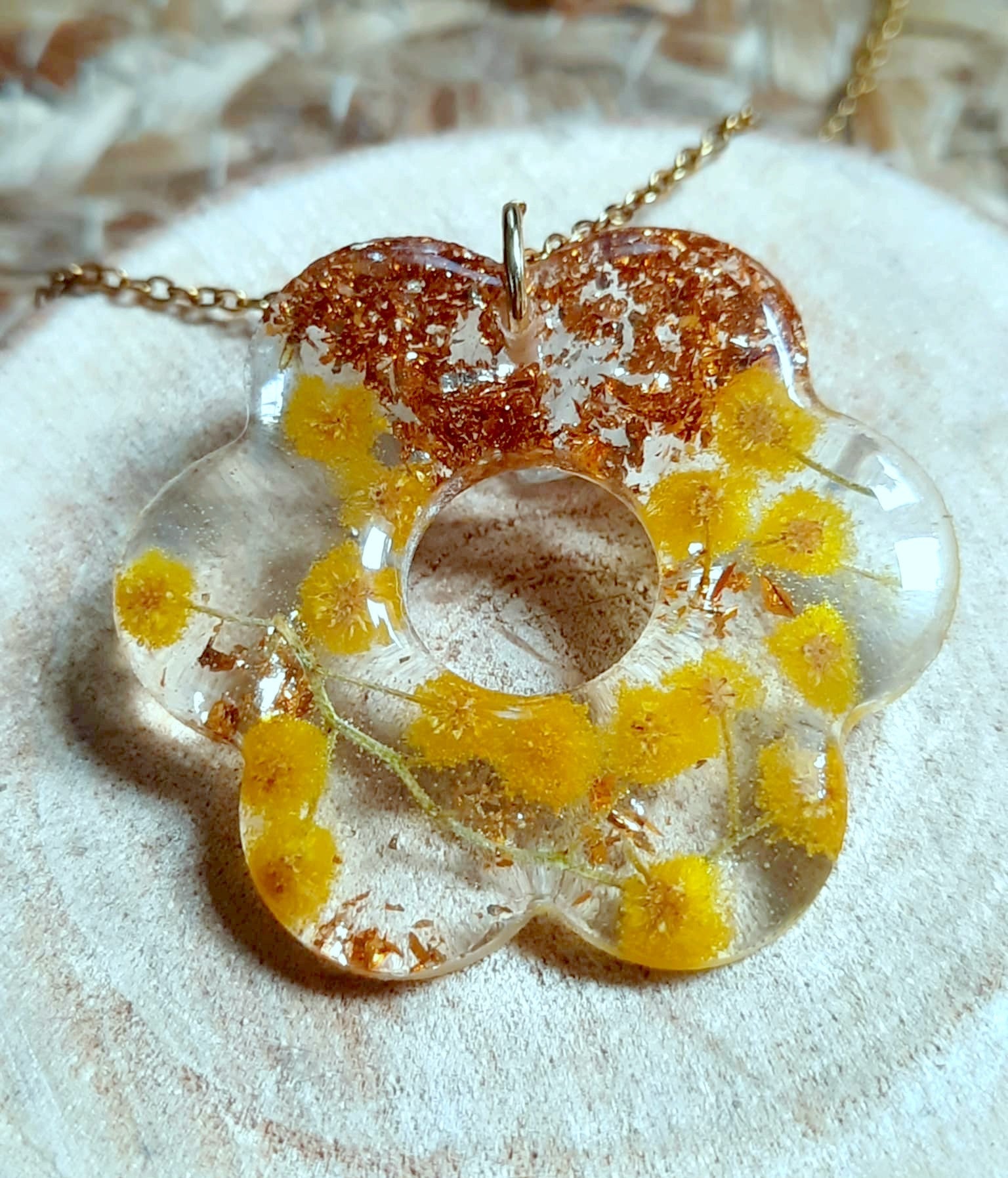 Collier, Mimosa
