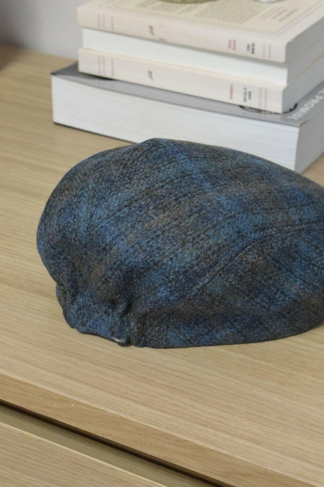 casquette-plate-laine-bleu-homme-chic-ethique-artisanale-fait-main-tendance-upcycling-8