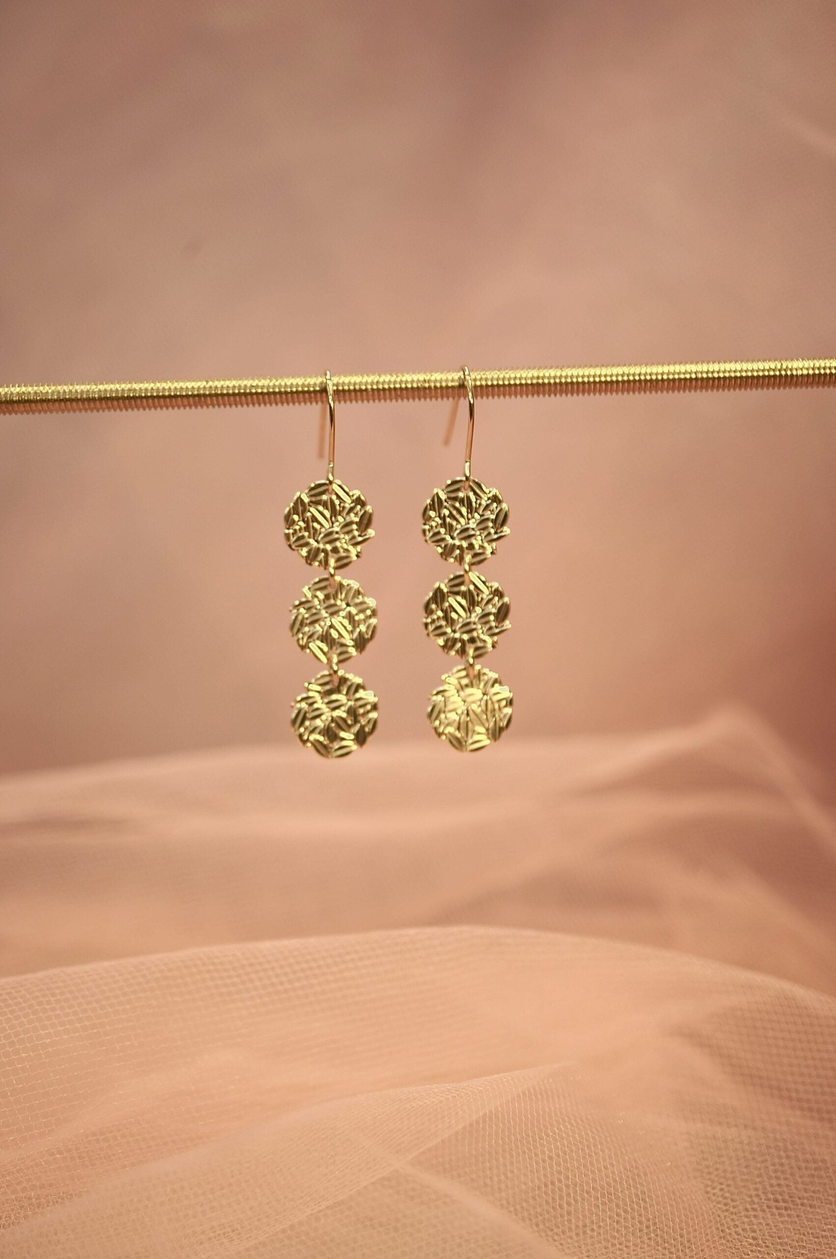 Boucles pendantes trio de cercles en laiton plaqué or ~ Aloha ~ version mini