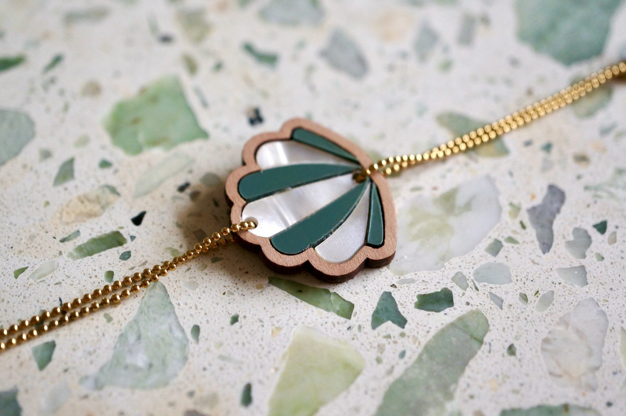 bracelet coquillage vert et nacre - Gaya