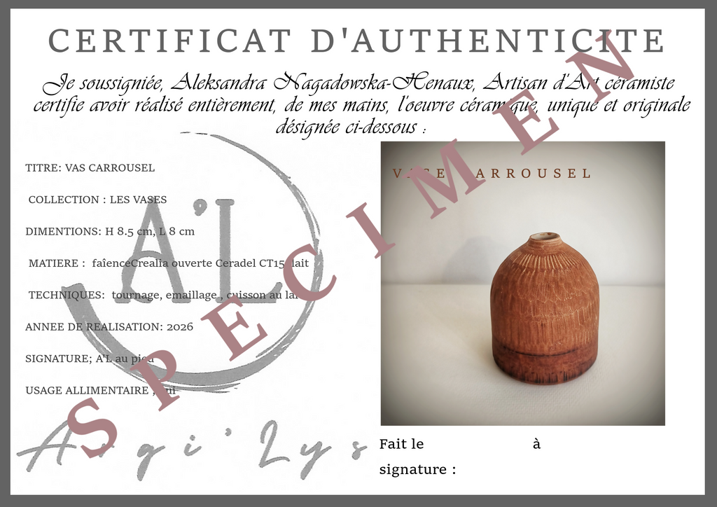 VASE CARROUSEL