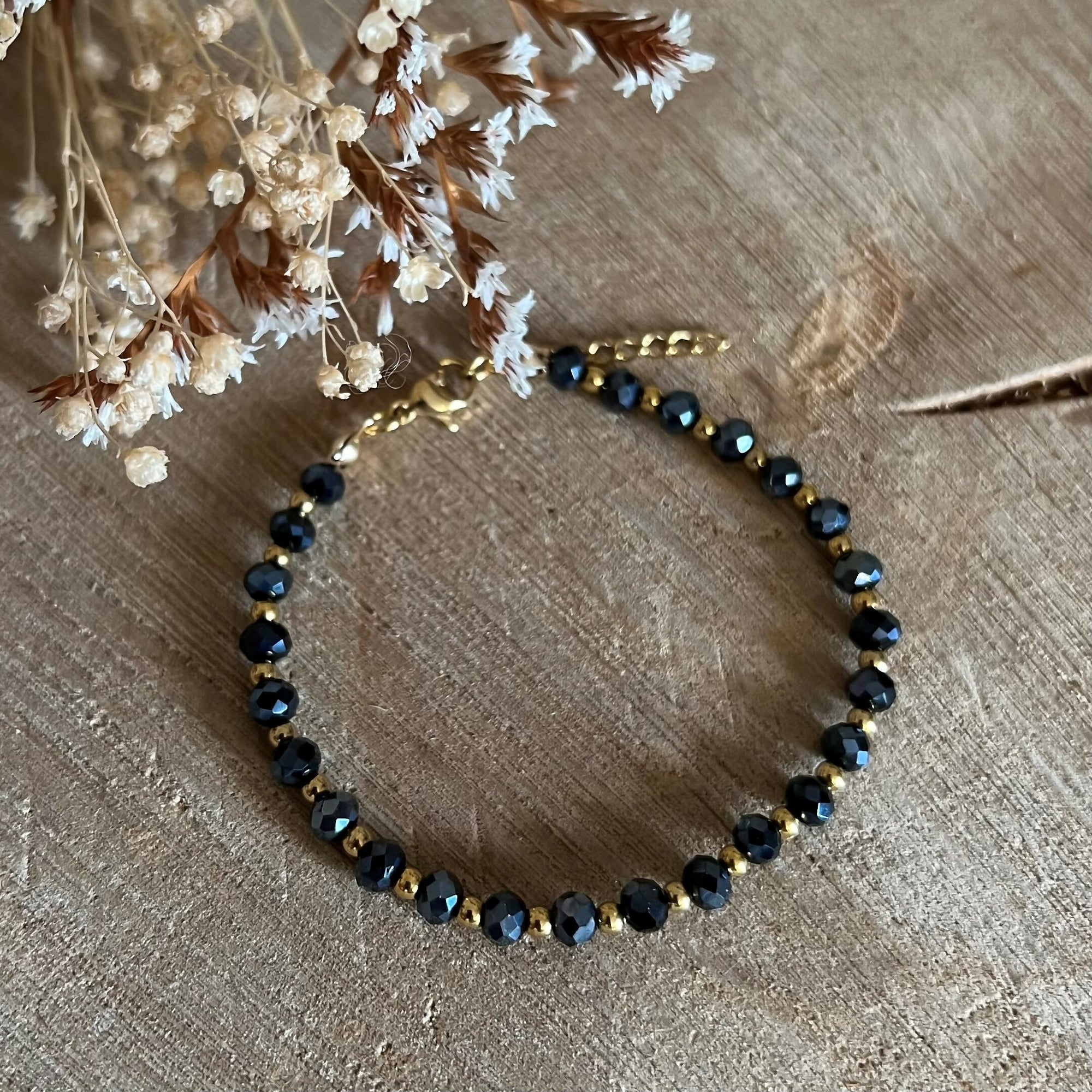 Bracelets perles en verre bleu marine & ses petites perles dorées