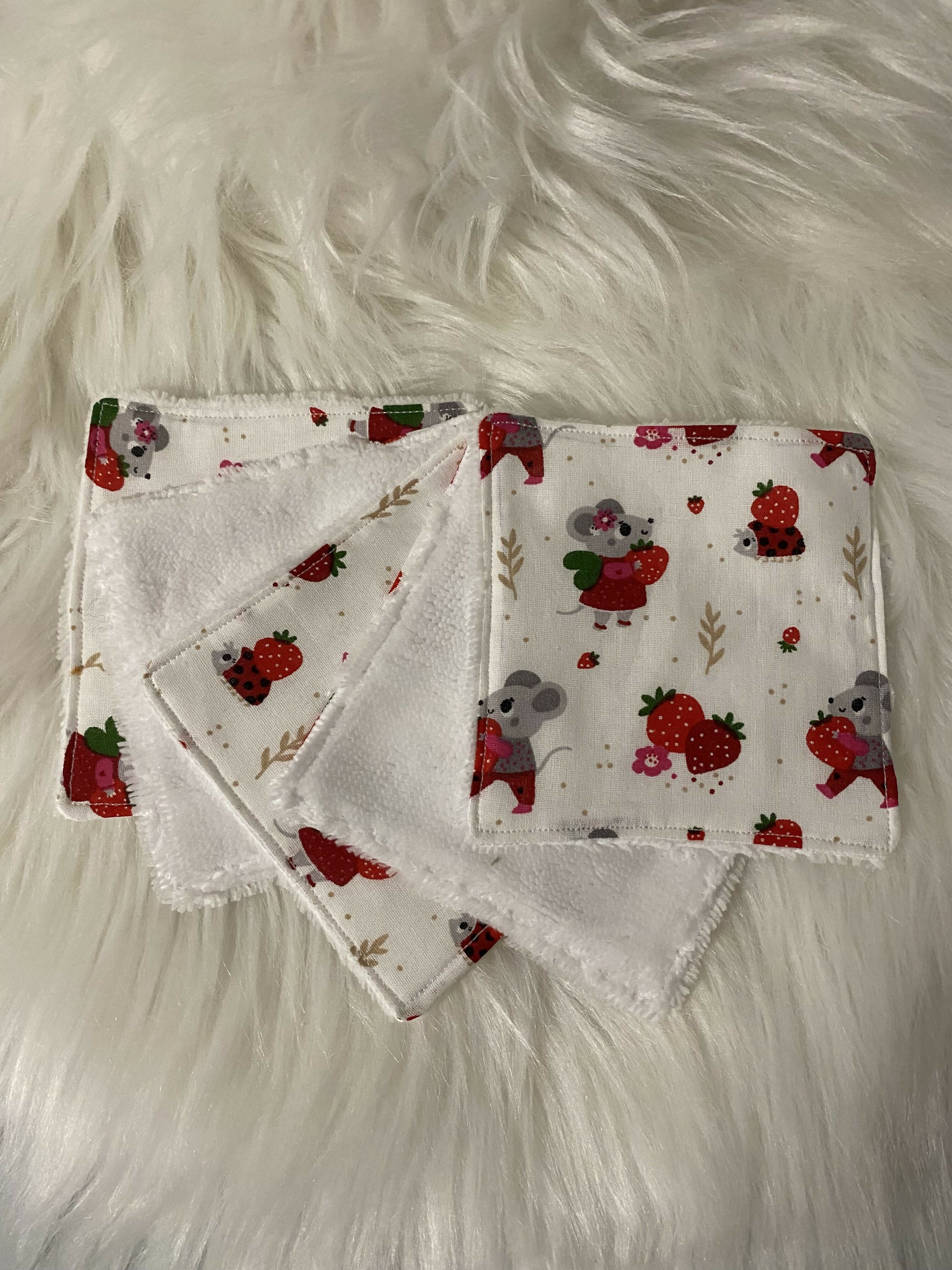 5 LINGETTES SOURIS ROUGES