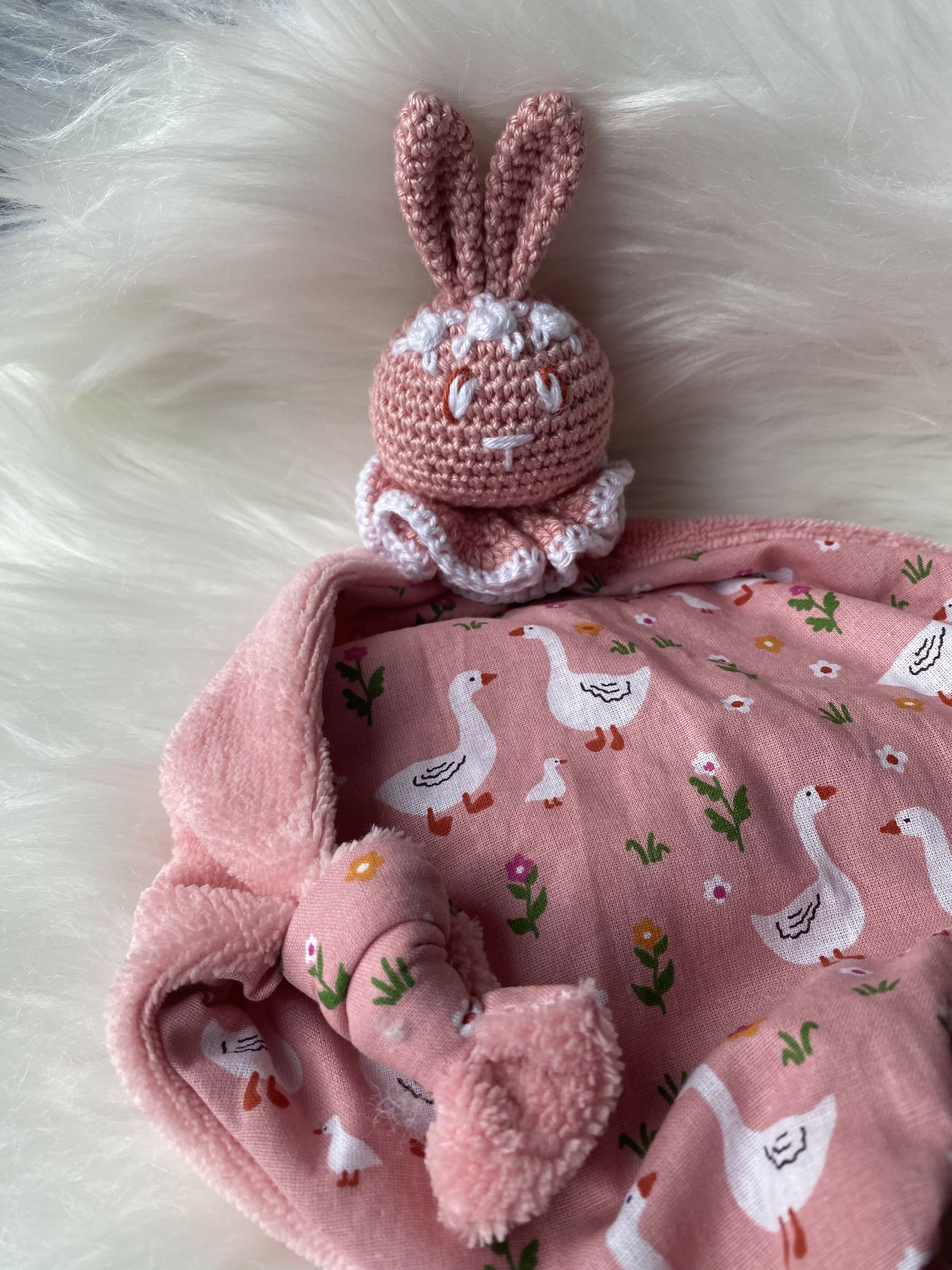 DOUDOU LAPIN OIES ROSES1