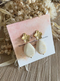 Earrings small flowers & white resin beads
