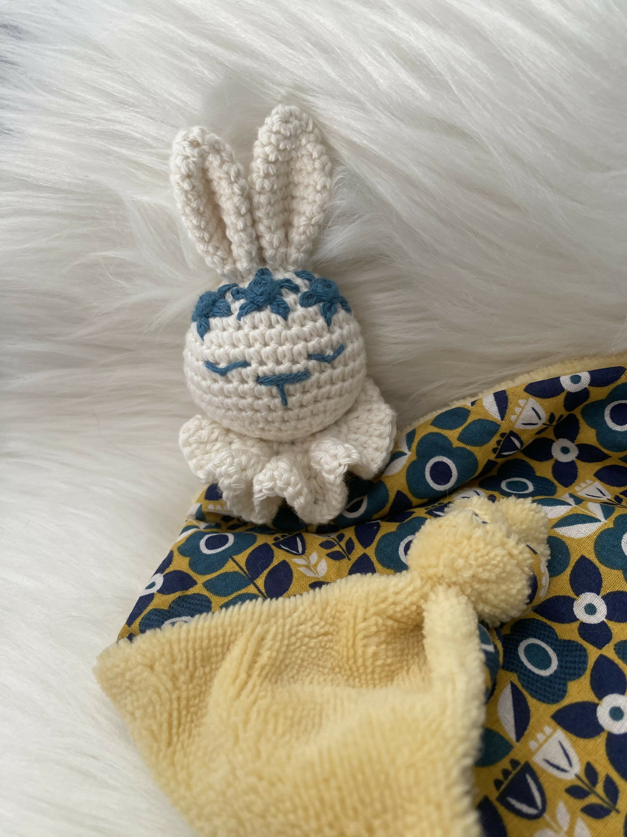 LAPIN VINTAGE VERT JAUNE1