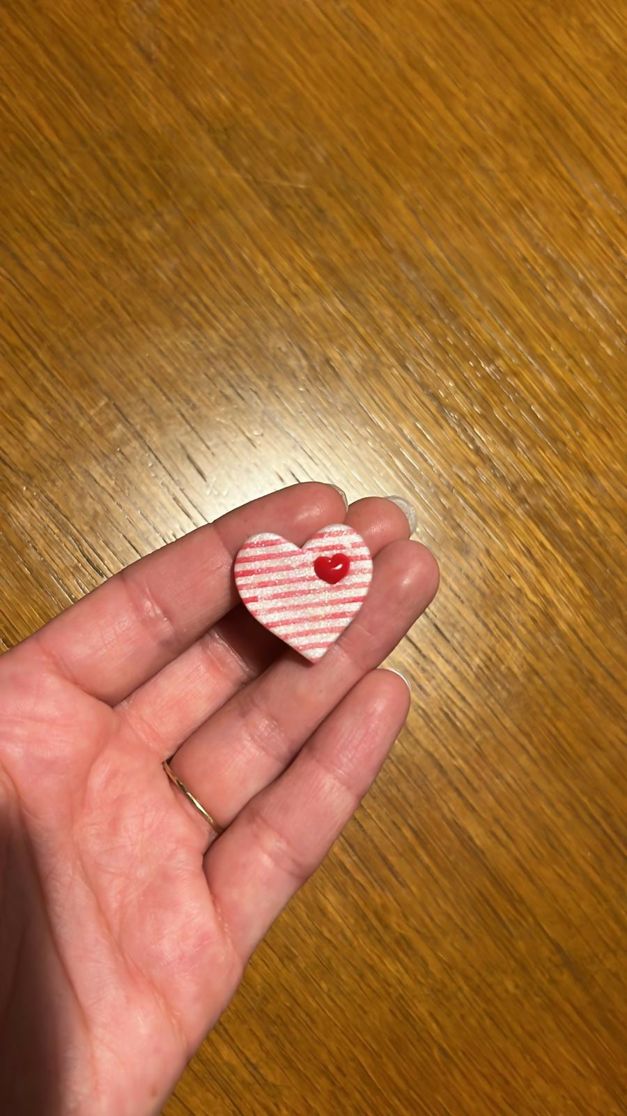 PINS COEUR ROUGE