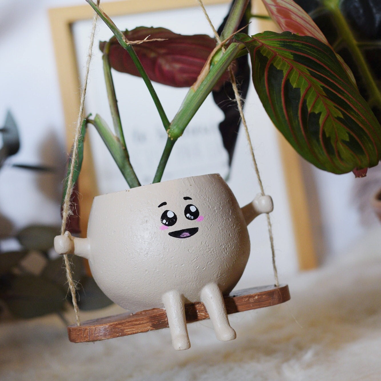Pot plante balancoire, pot balancoire, pot de fleur balancoire, cache pot balancoire, petit cache pot visage, mini pot de fleur visage, pot de fleur mignon, yeux de biche, kawaii, style Manga, cadeau mignon, pot de fleur tete, cache pot tete.