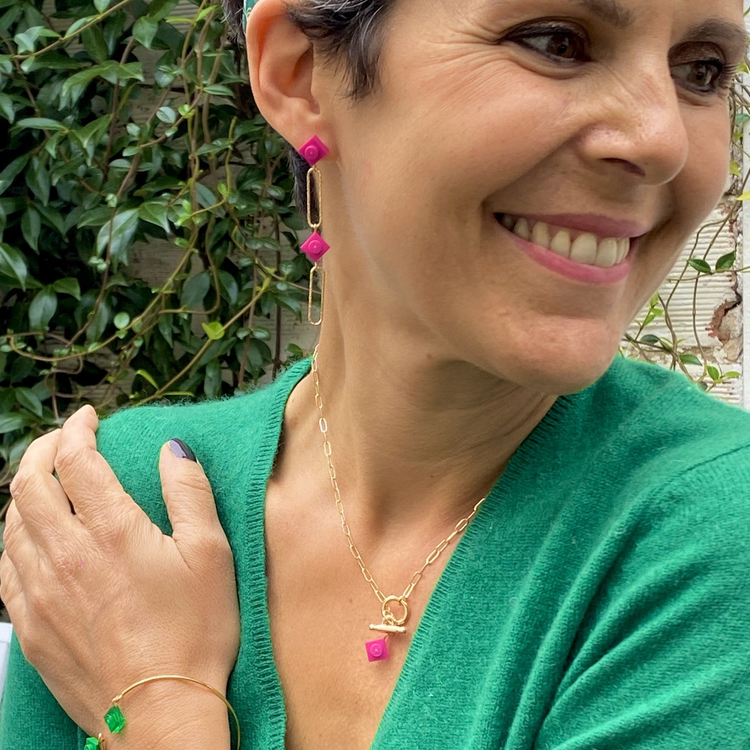 Long earrings with a Lego brick - Les Voltigeuses