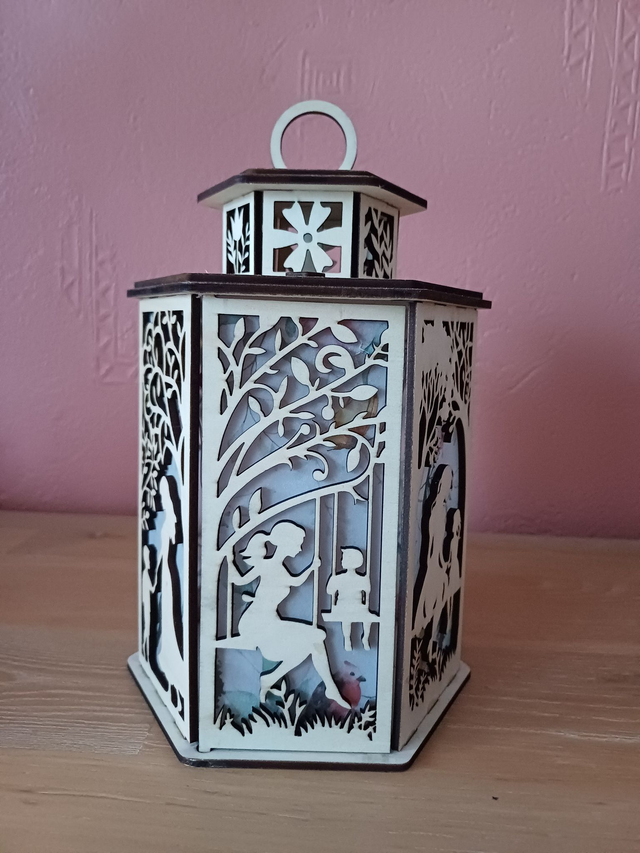 Lanterne maman et son fils