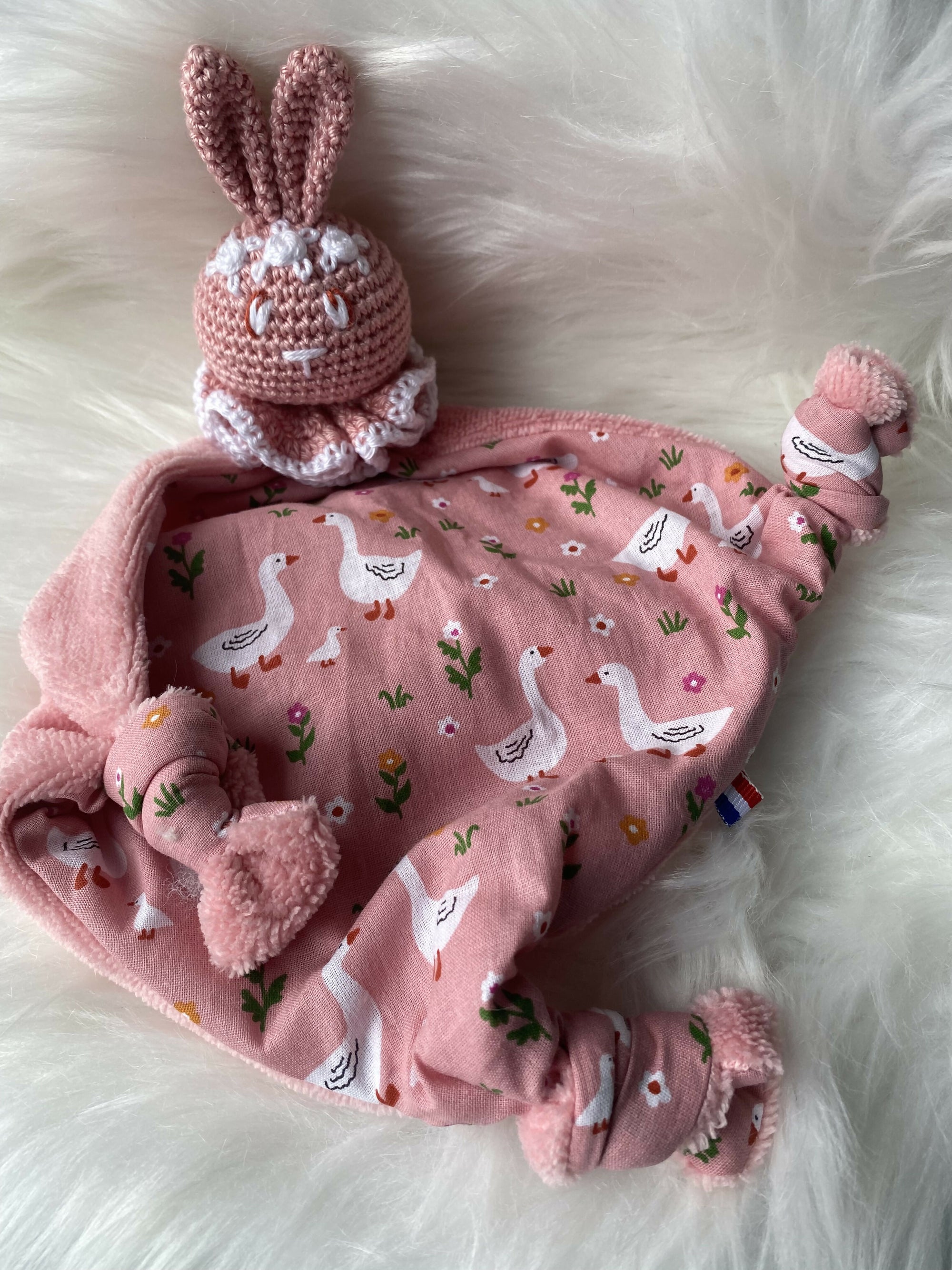 DOUDOU LAPIN OIES ROSES 