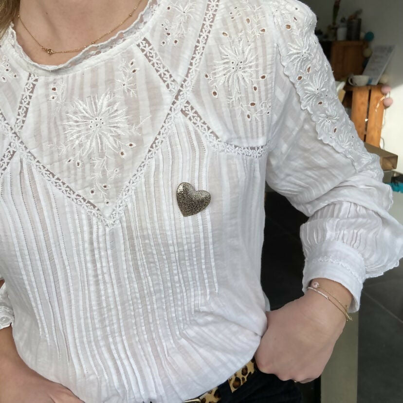 broche garance coeur porté