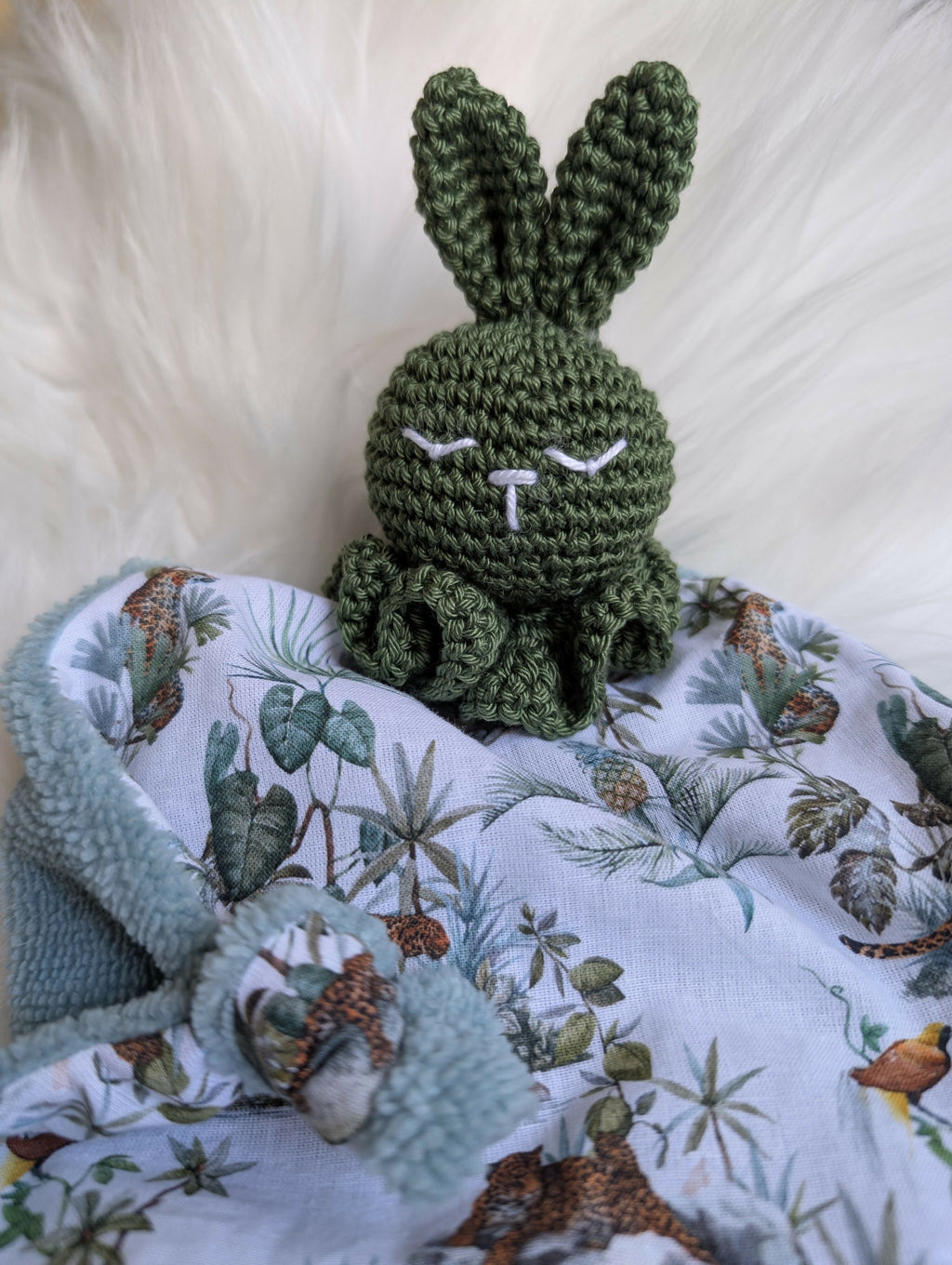 DOUDOU LAPIN VERT SAVANE