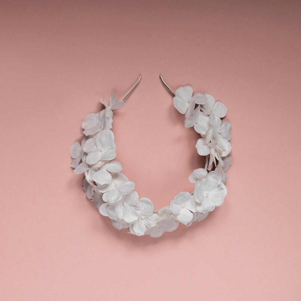 accessoire-pour-mariage-fleurs-en-papier-blanc