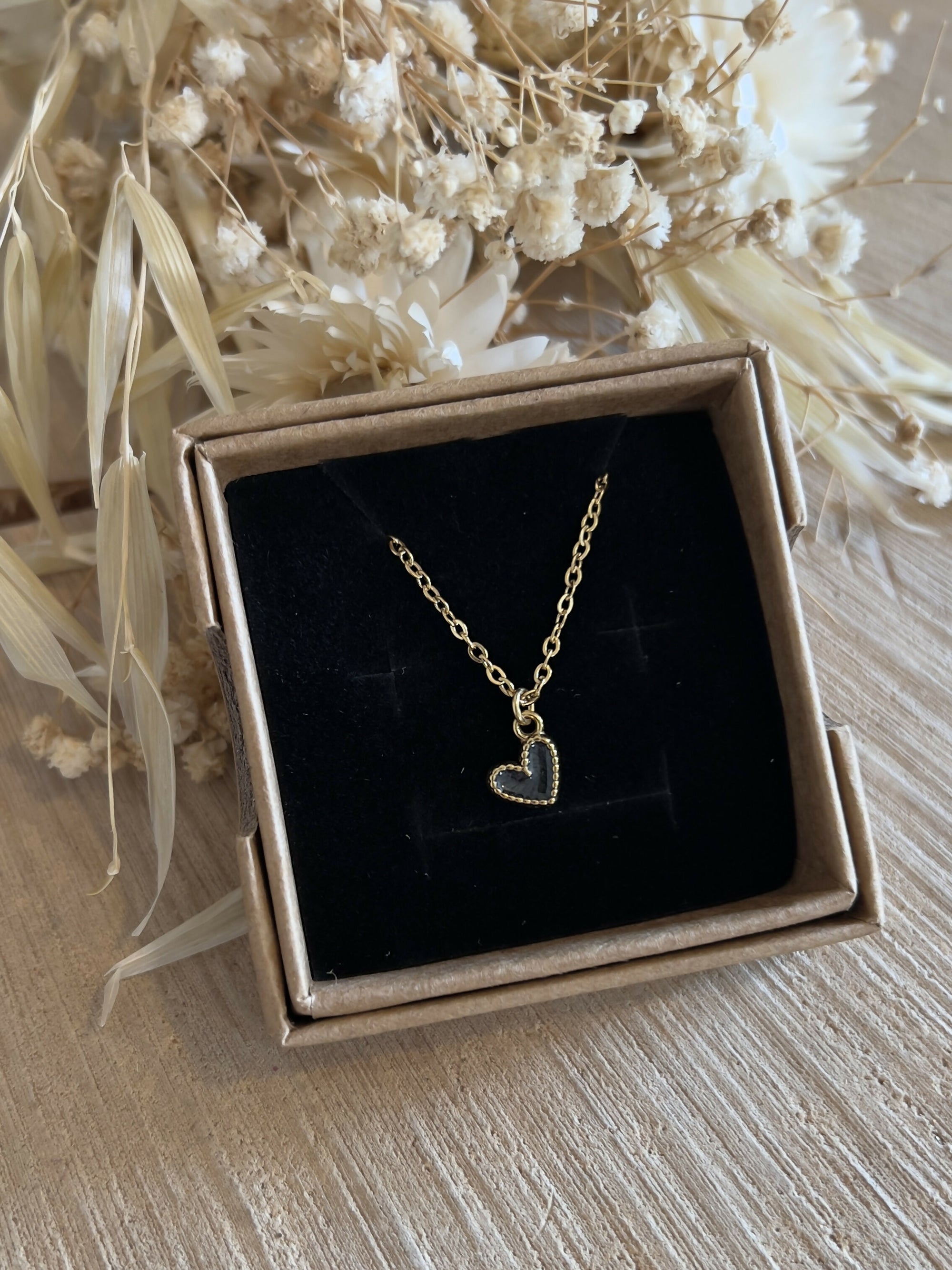Collier petit coeur noir