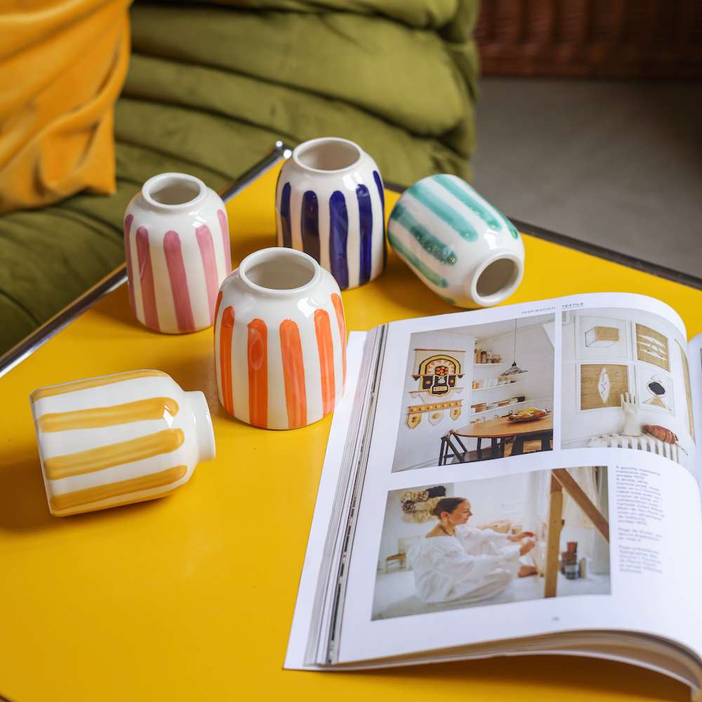jaune-vase-raye