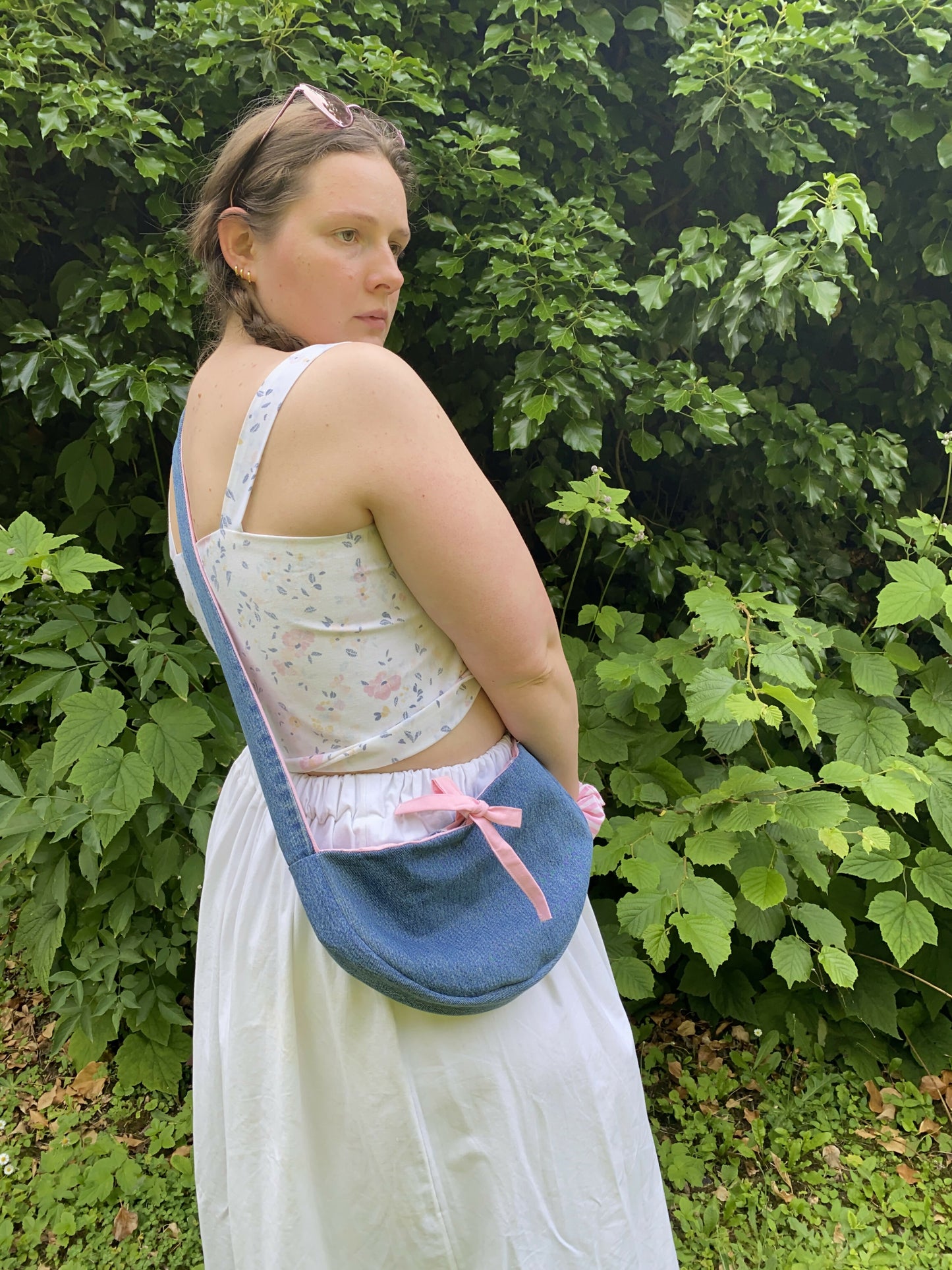 Sac Demi-lune - Denim et rose Upcyclé