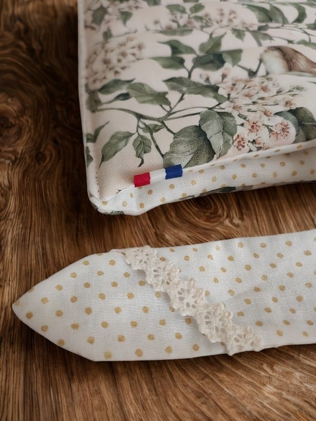 Pochette à livre romantique et artisanale - Format Roman