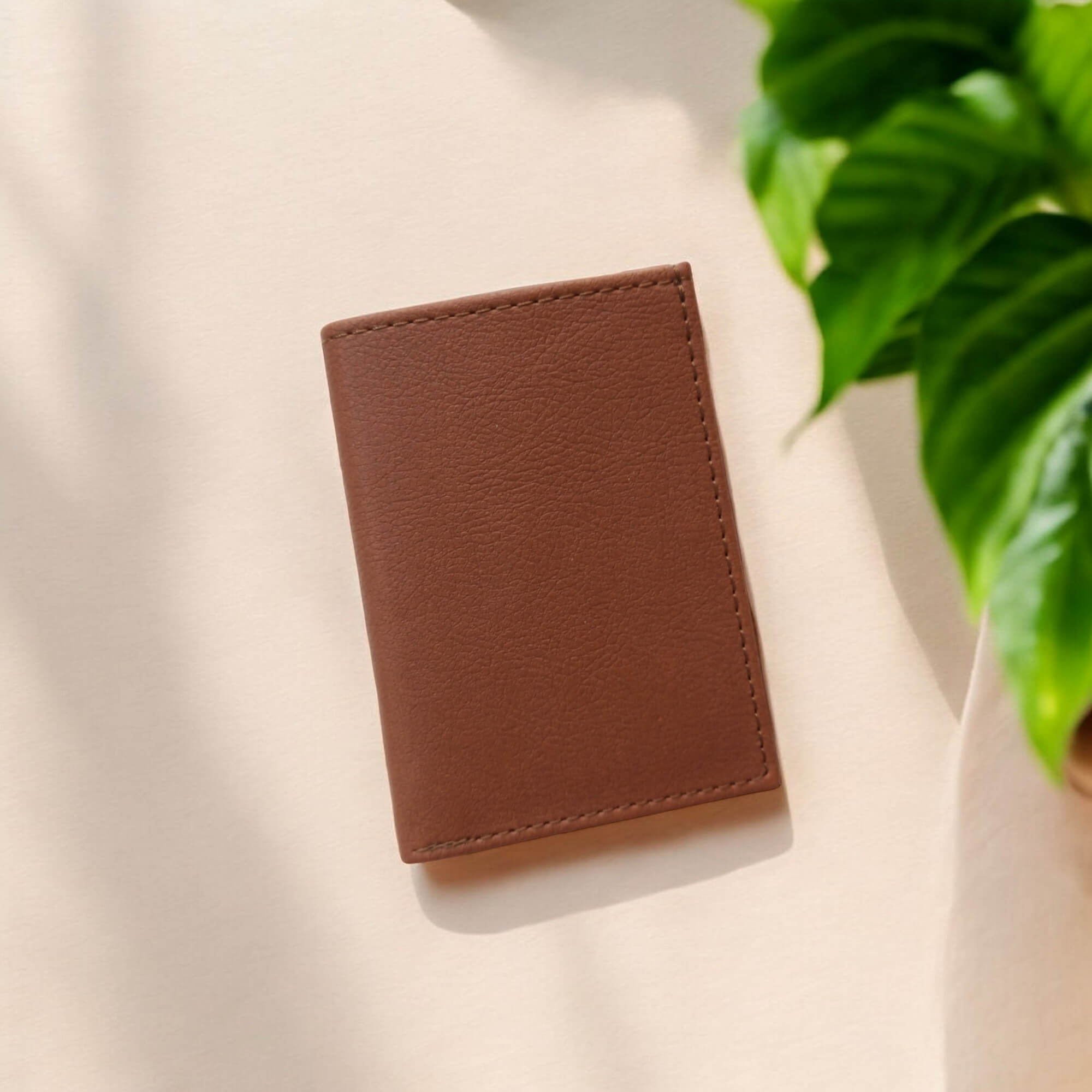 Porte cartes vegan en cuir de pomme cognac  Karmyliege