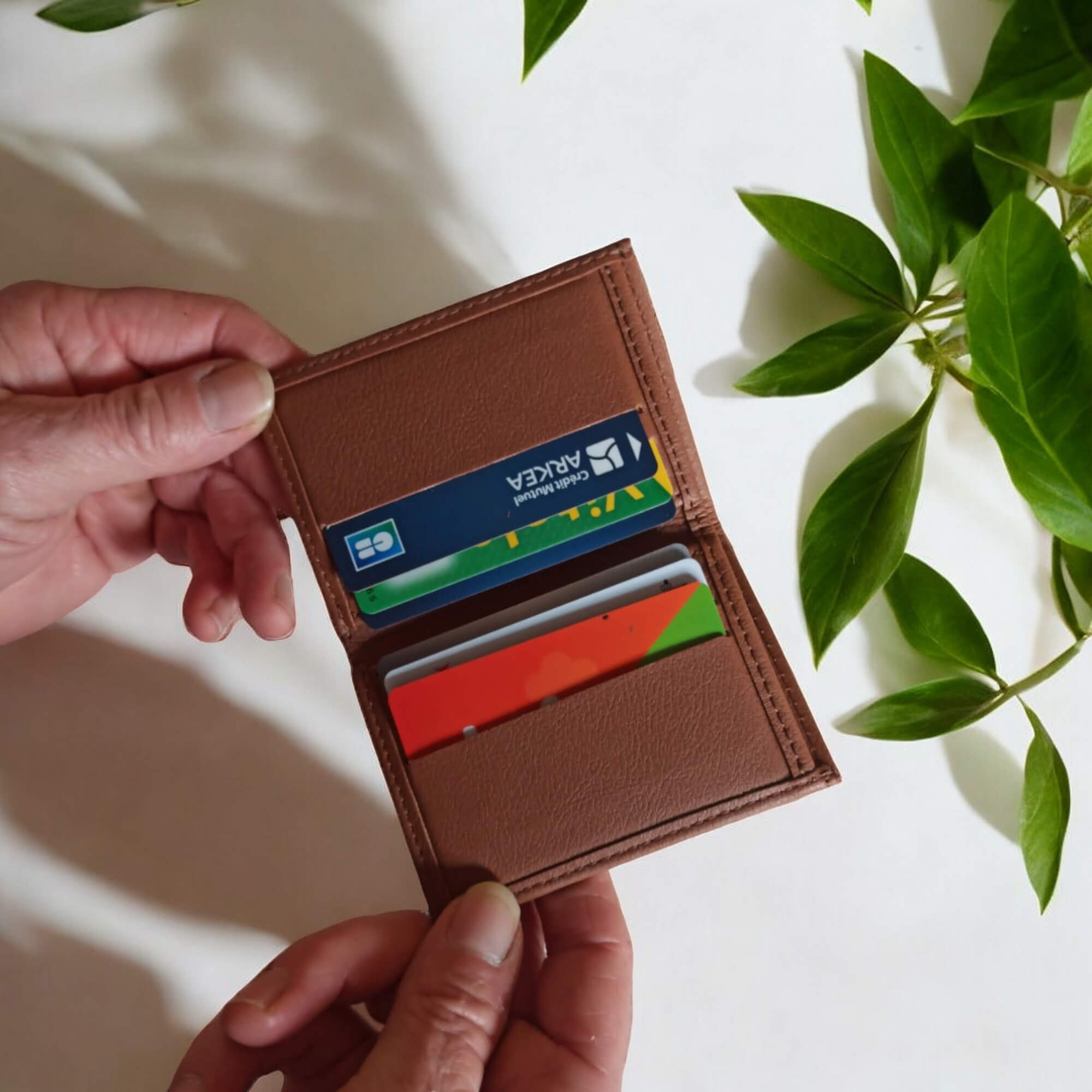 Porte cartes vegan en cuir de pomme cognac  Karmyliege