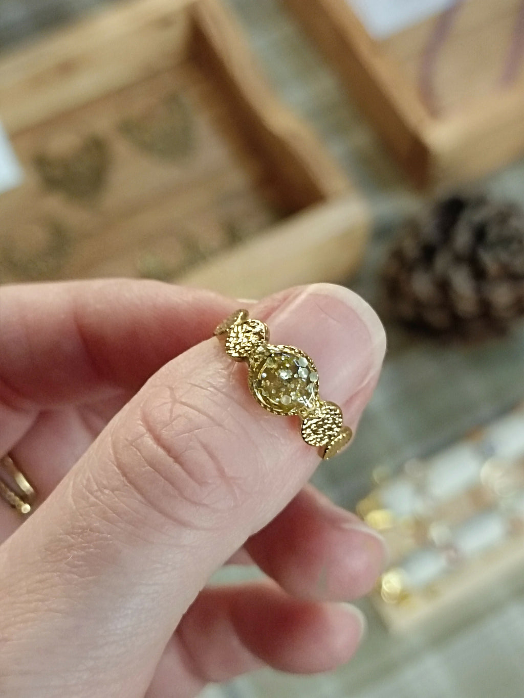 MEL/BT5 5mm Textured Ring