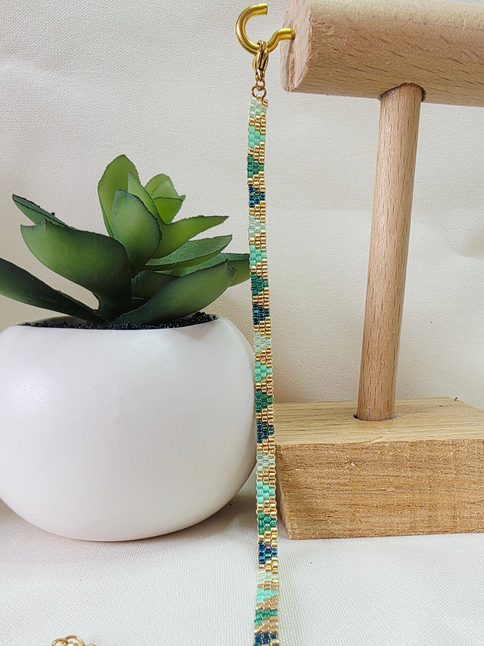 Bracelet Triangle Fin
