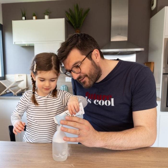 Recharger son savon pour les mains avec de la poudre à diluer