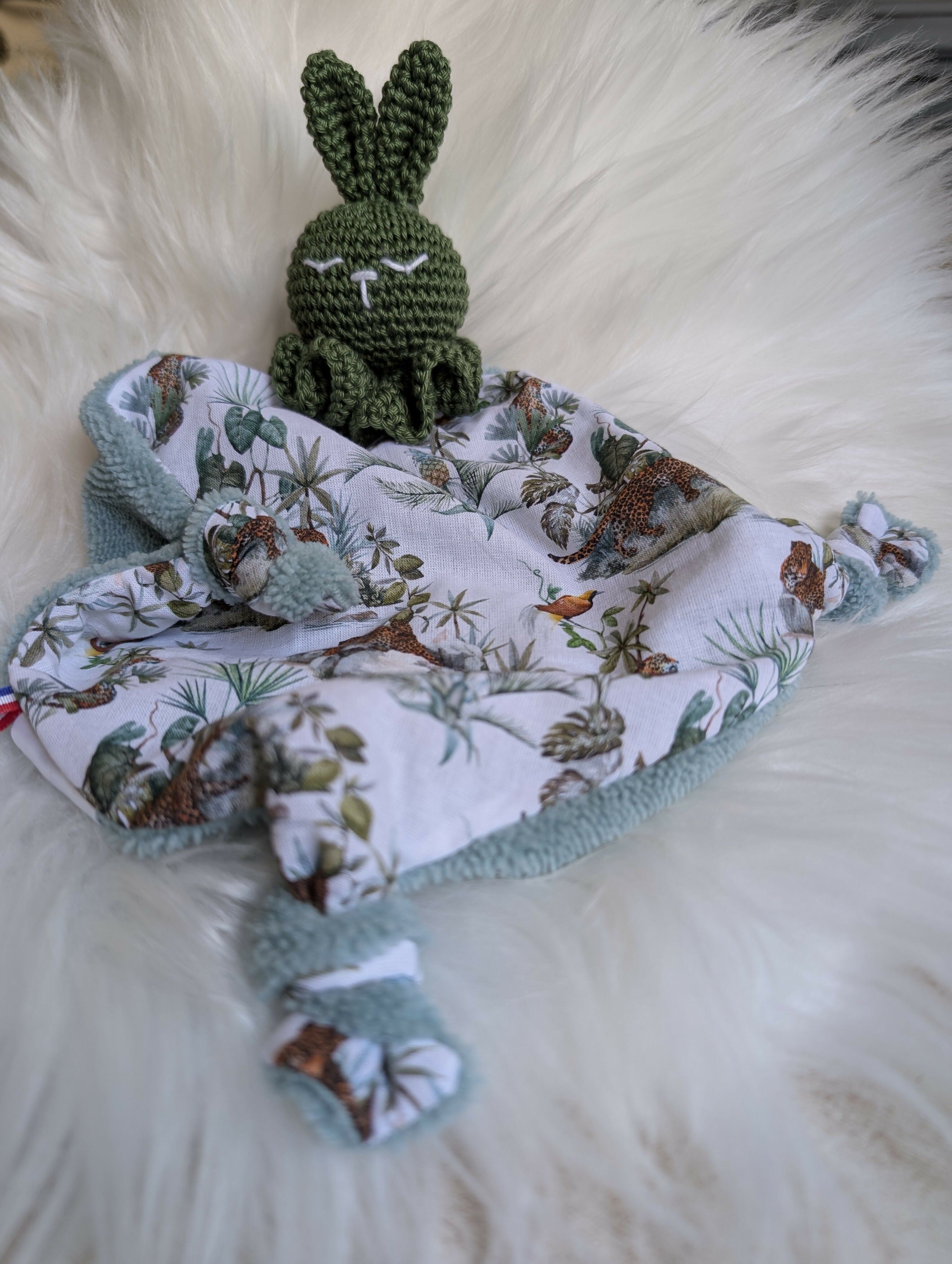 DOUDOU LAPIN VERT SAVANE