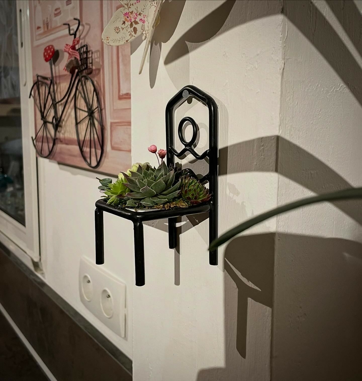 Mini chaise en métal