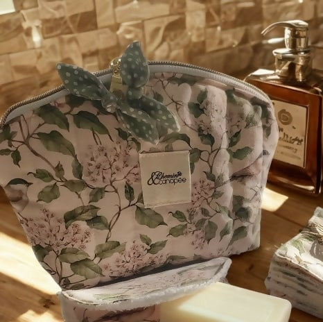 Cocoon Wash Bag - Winter Softness