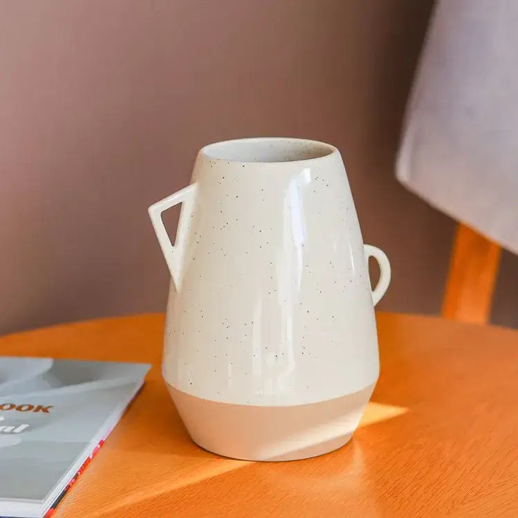 vase-ceramique-asymetrique