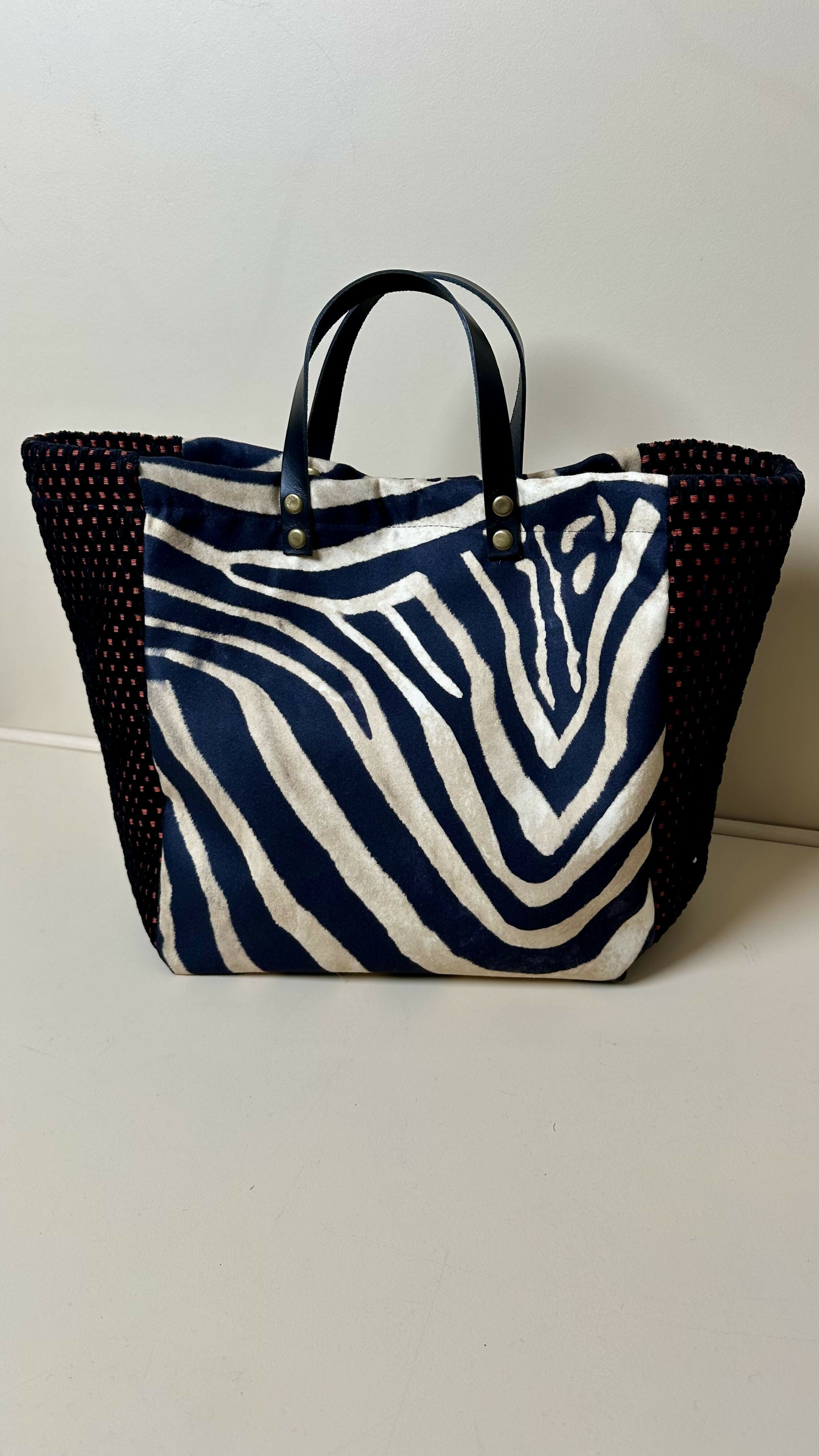 Zebra tote bag