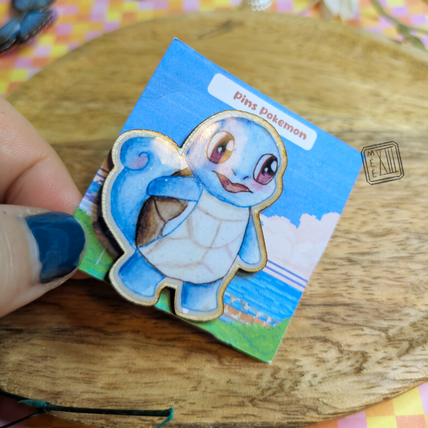 Pin's petit monstre bleu