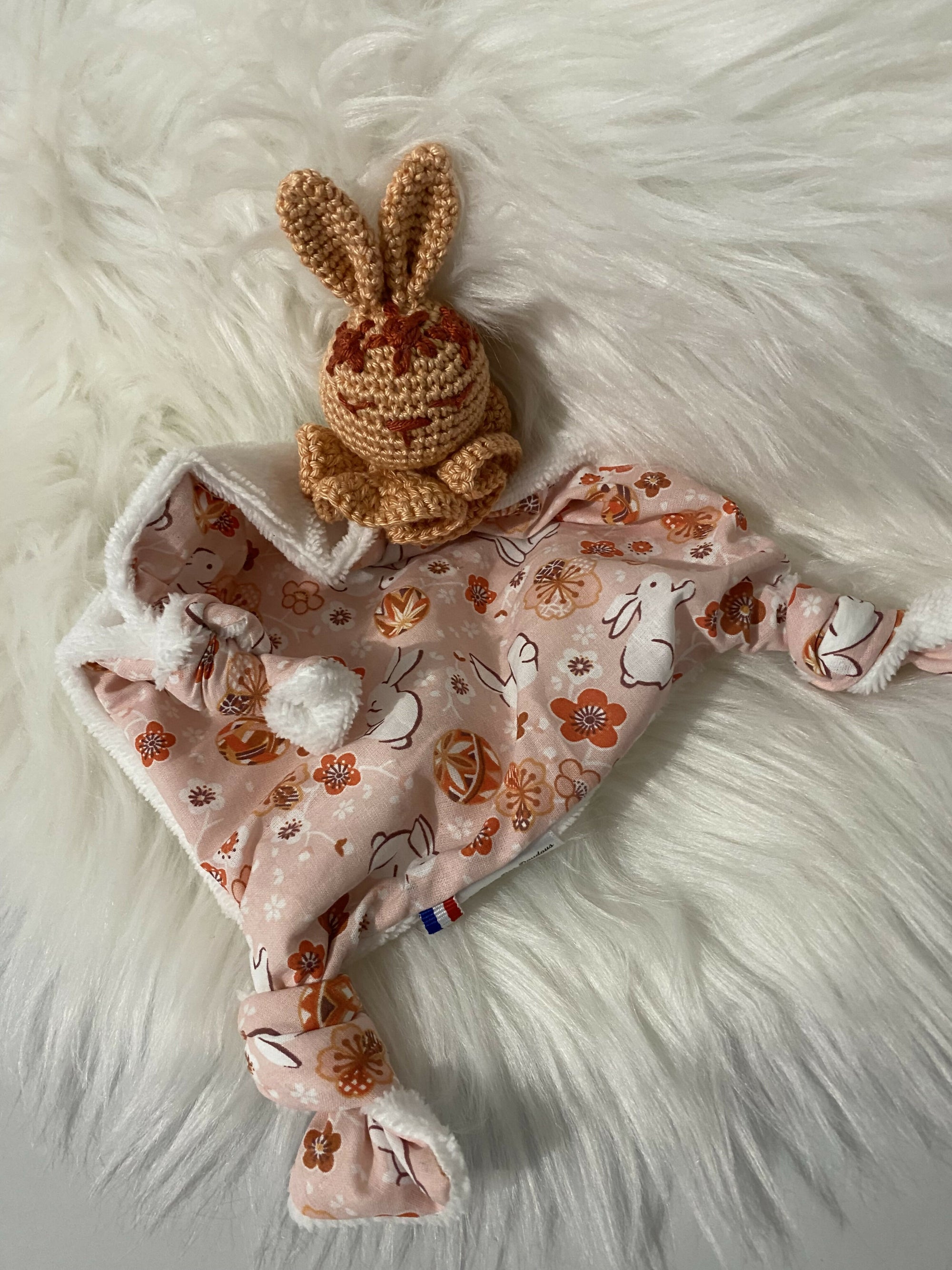 DOUDOU LAPIN ROSE ET BLANC 