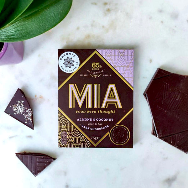 MIA 65% de cacao de Madagascar aux amandes salées et noix de coco