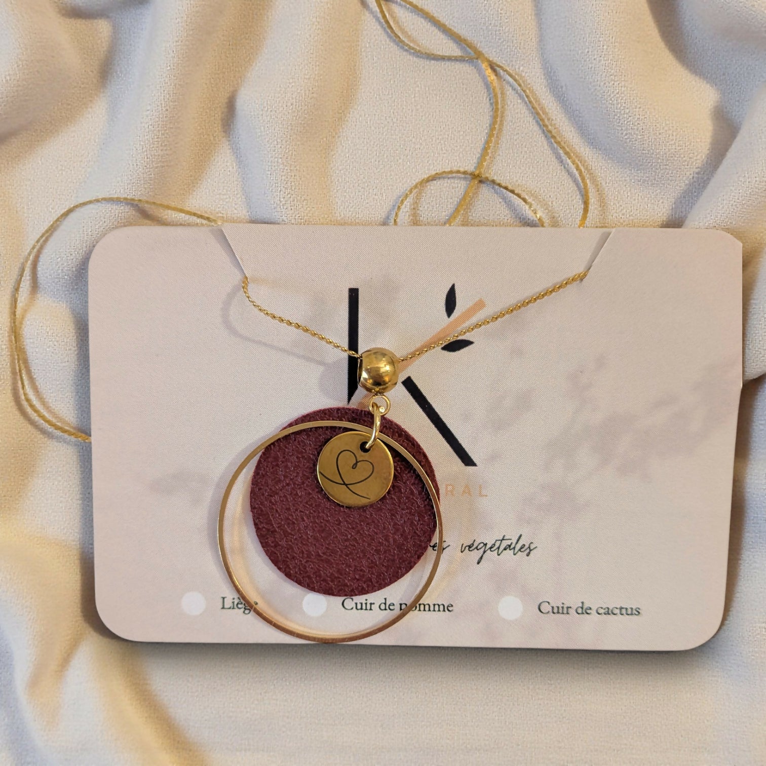 collier gravé 18E