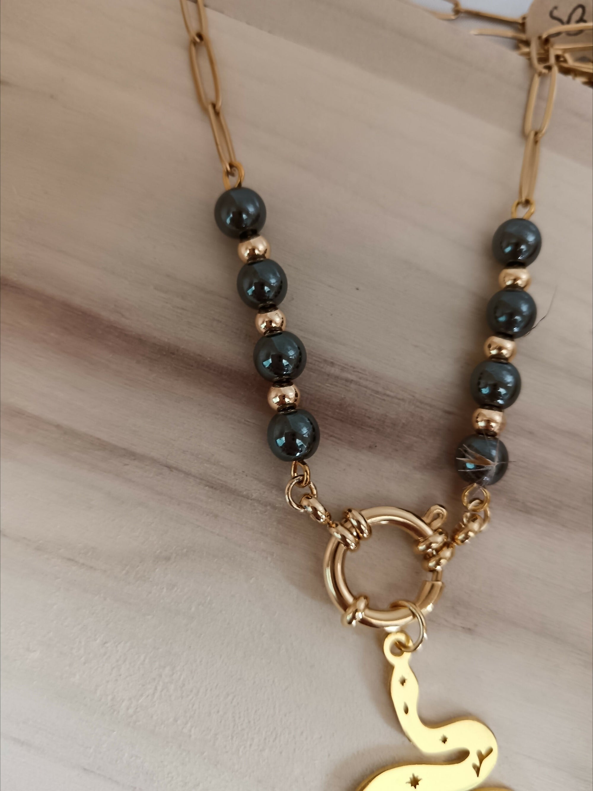 perles collier snake