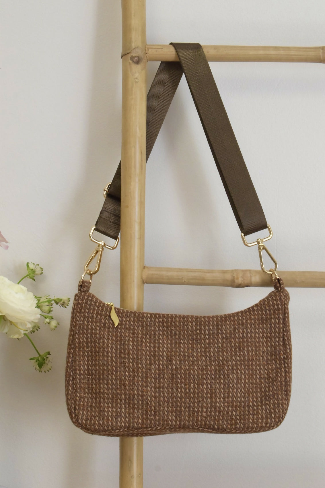 sac-baguette-laine-marron-tweed-chic-ethique-artisanale-fait-main-tendance-upcycling-3