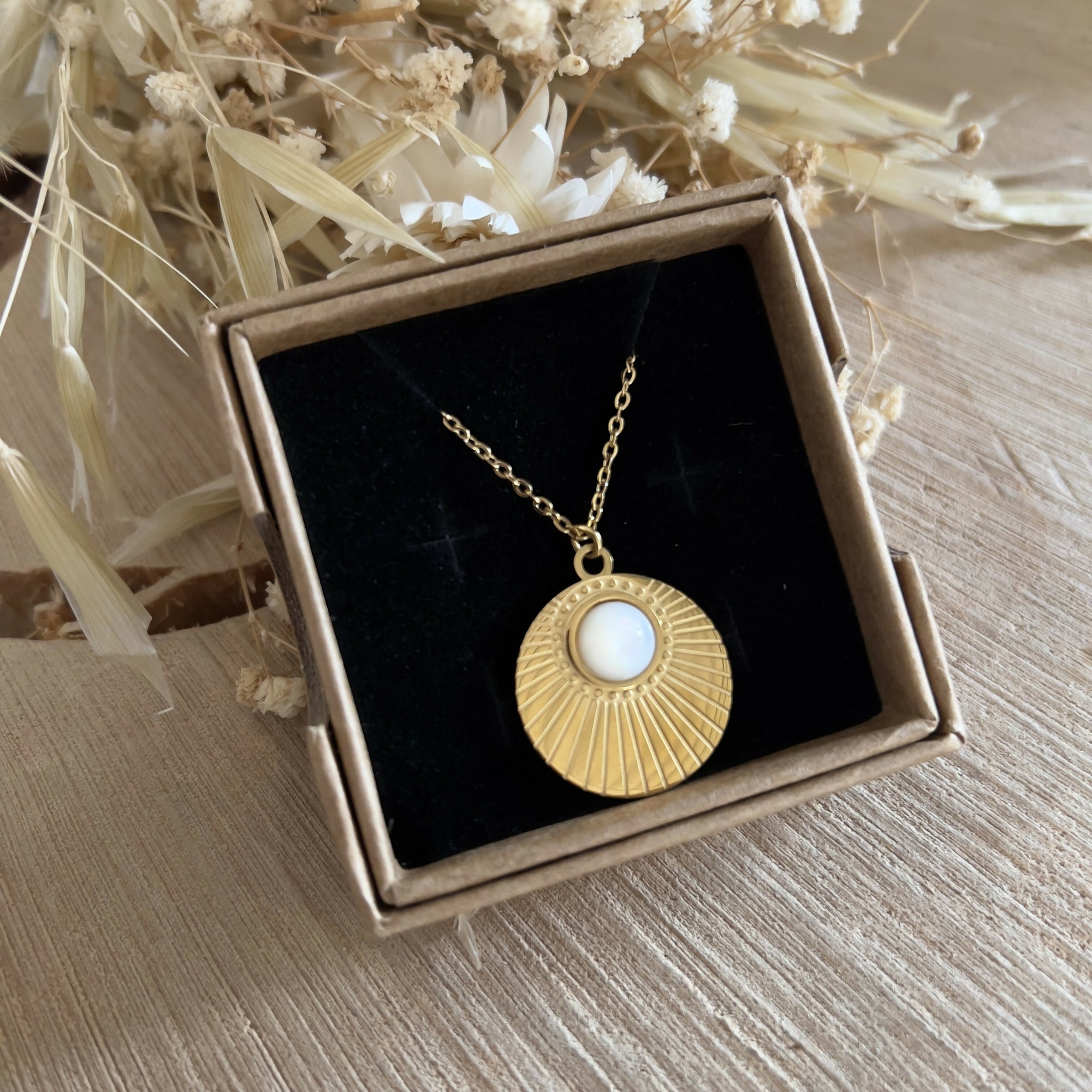 Collier nacre & son soleil strié